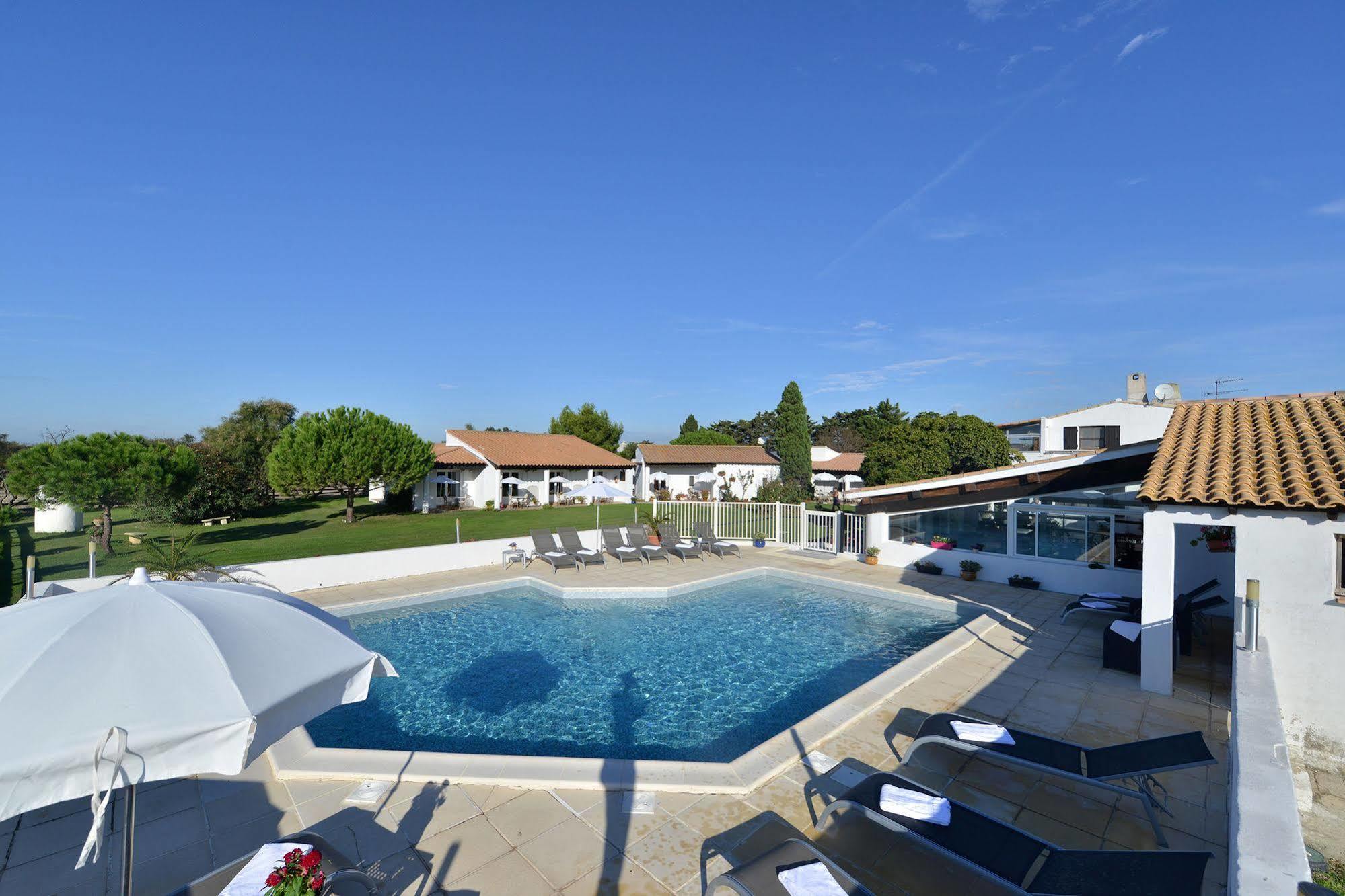 Mas De La Grenouillere Hotel Et Centre Equestre En Pleine Nature Saintes-Maries-de-la-Mer Exterior foto